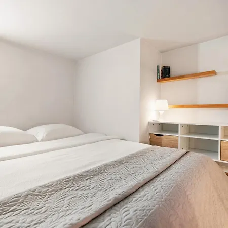 Stylish Historic Loft - Your Comfy Old Town Stop! Apartament Tallin