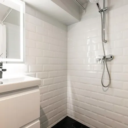 Apartman Stylish Historic Loft - Your Comfy Old Town Stop! *